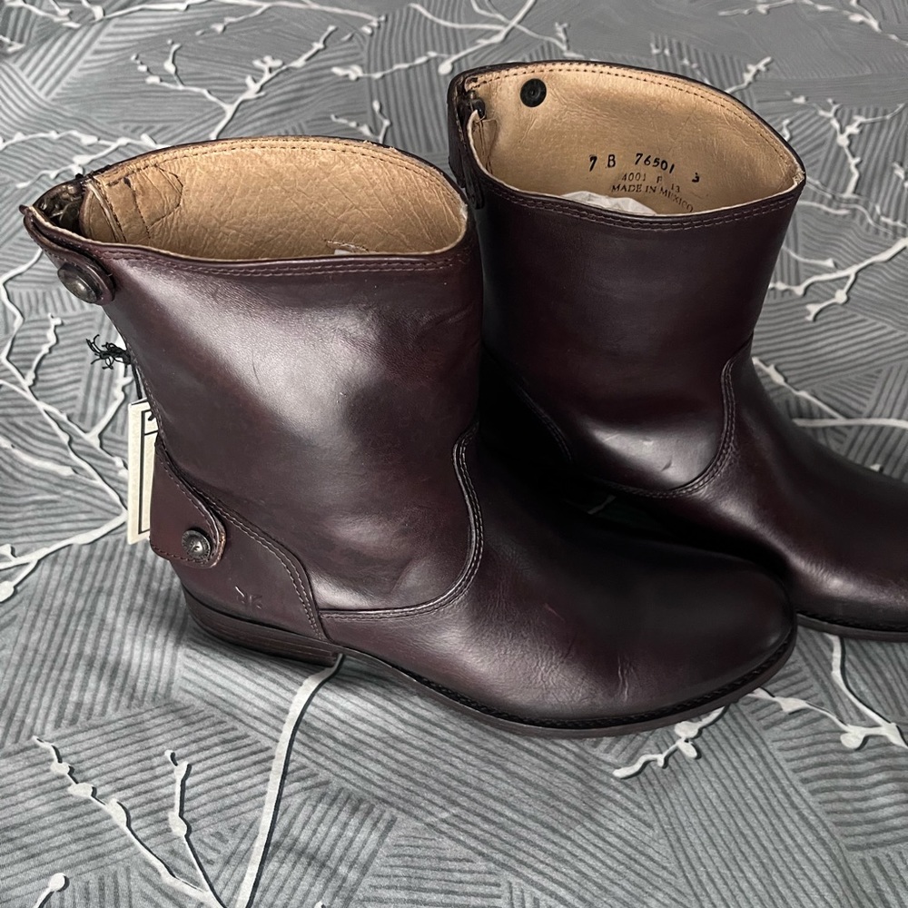 FRYE Melissa Button Zip Short Boot women’s size 7 in Dark Brown BNIB
